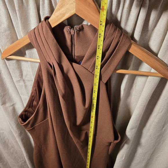 Elegant Brown Halter Dress - Picture 4 of 7